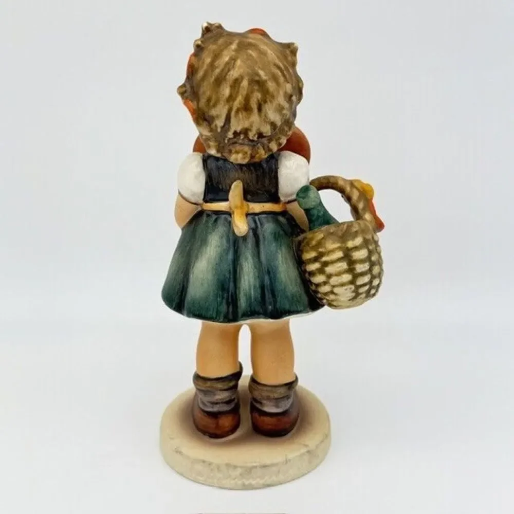 Set of 2 Goebel Hummel Girls #387 #389 1972 Collectors’ Club Special Edition